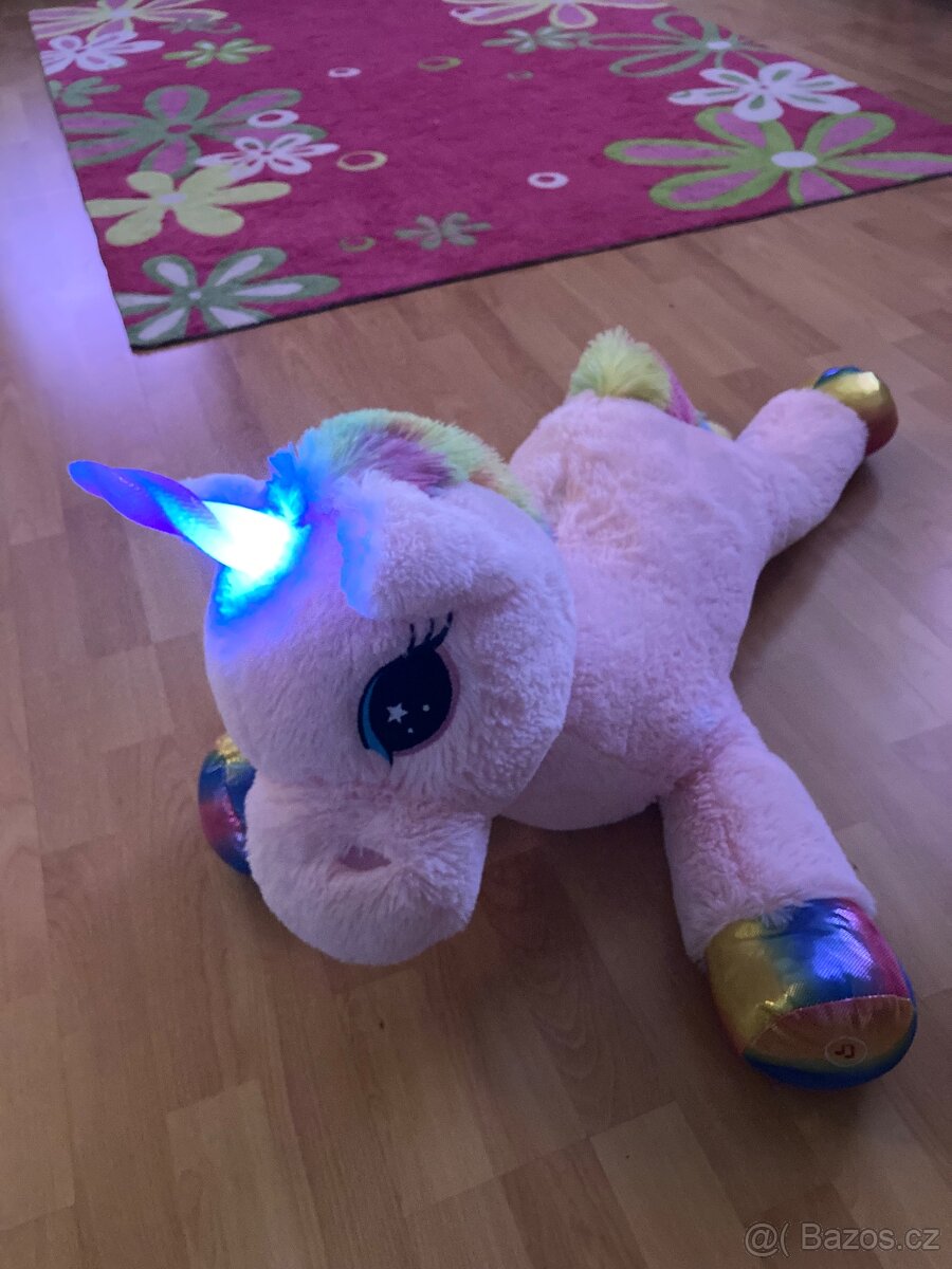 Krásný plyšový jednorožec, 90 cm- hrající, svítící roh