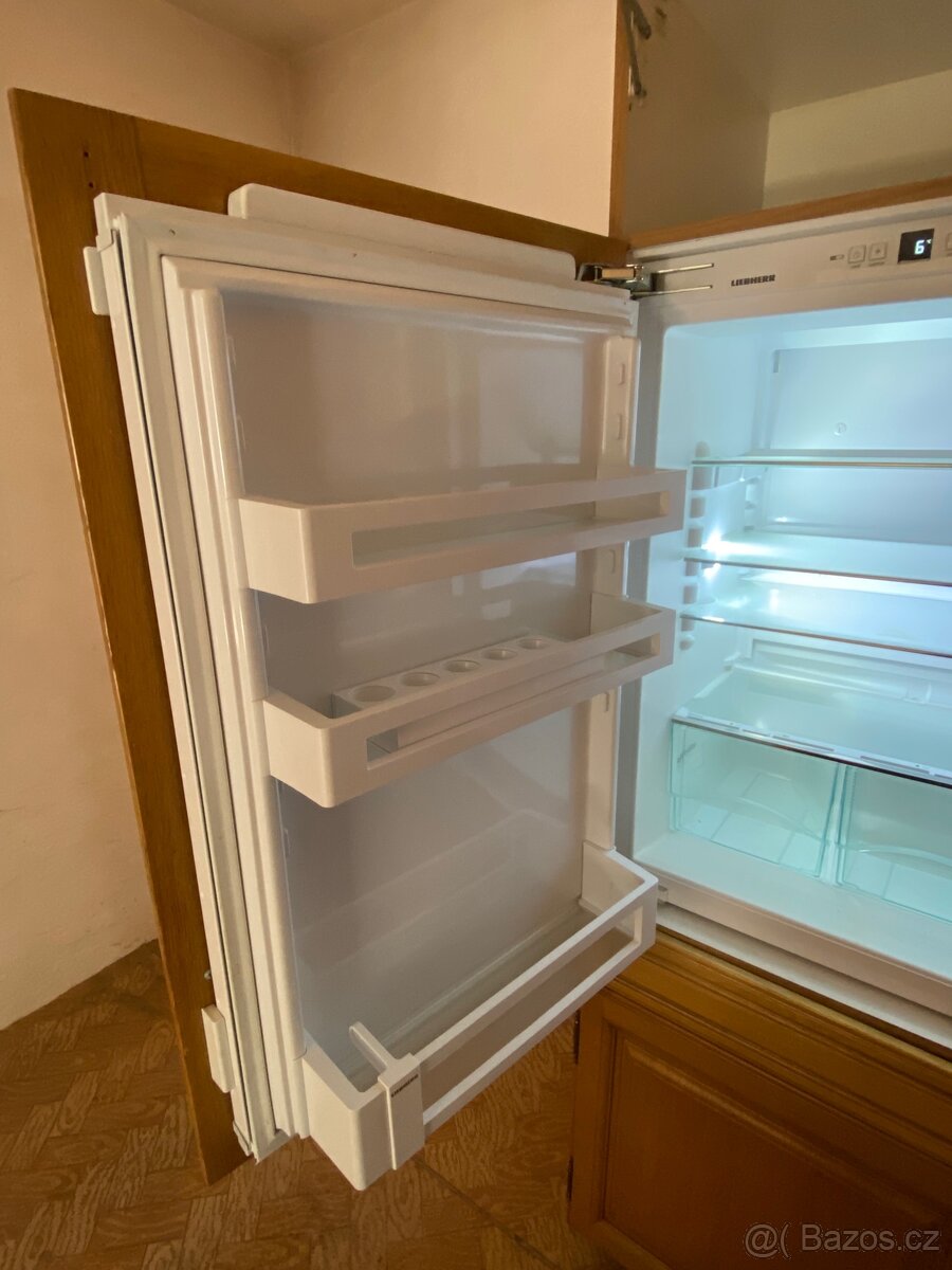 Vystavna lednice Libherr 159l