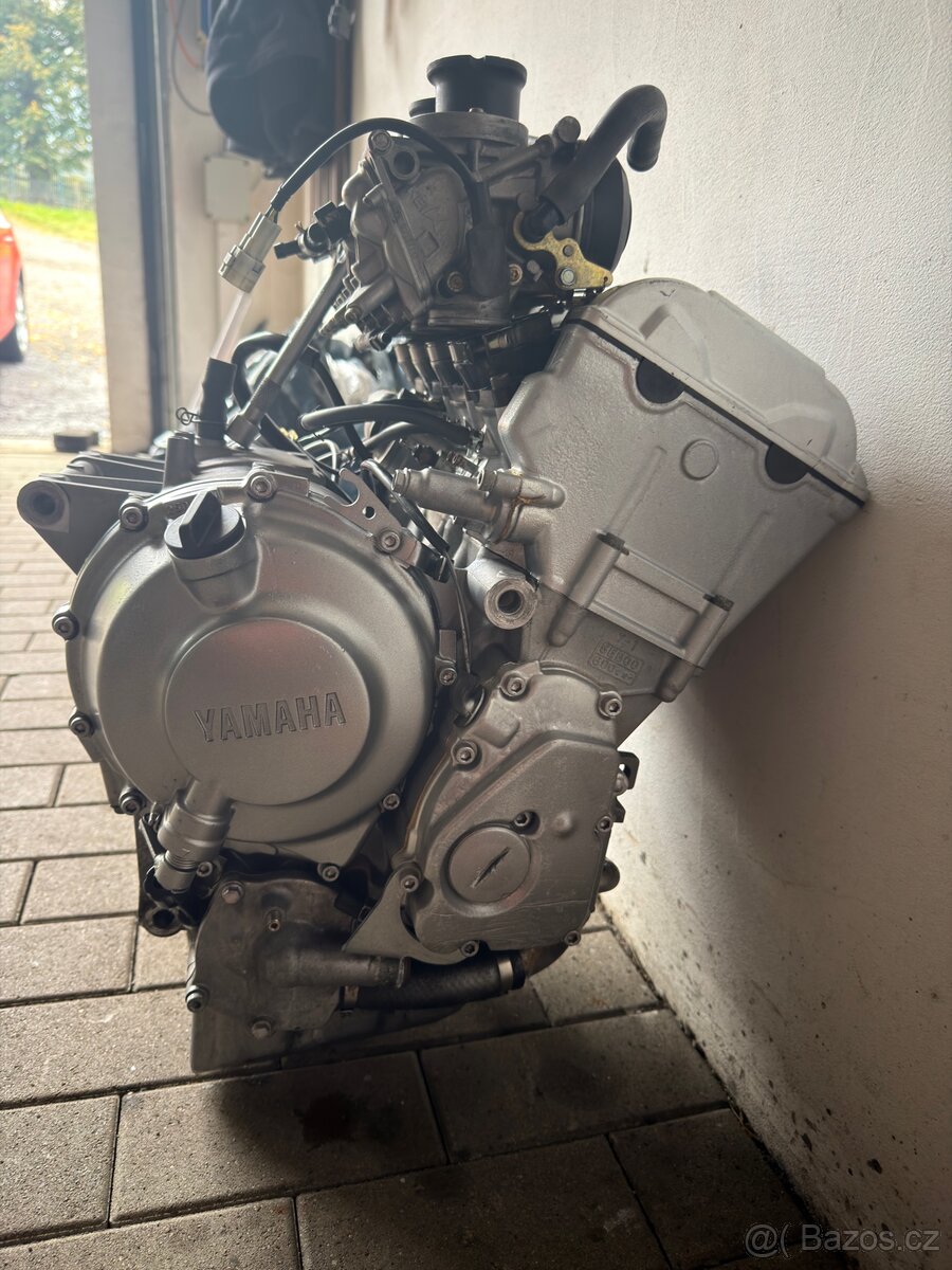 Motor Yamaha r6 2001