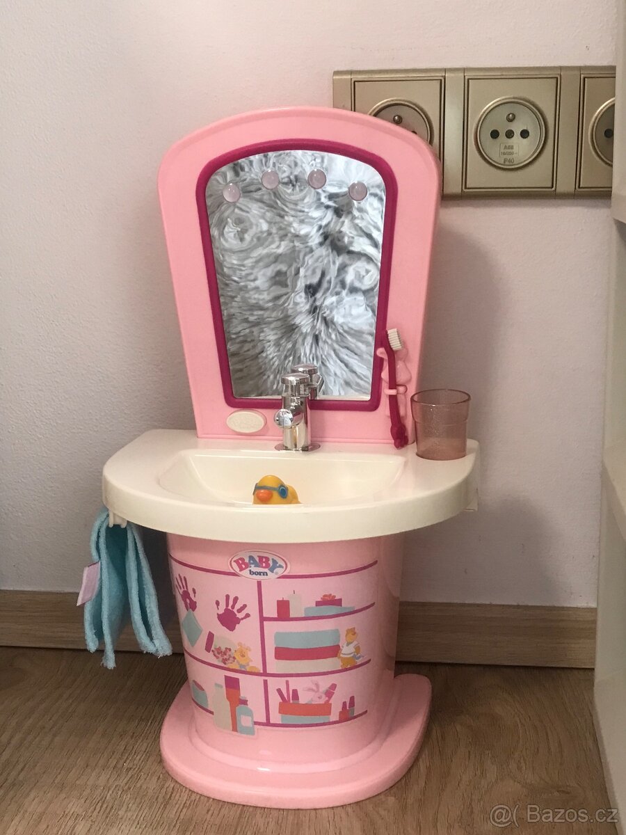Baby Born interaktivní koupelna