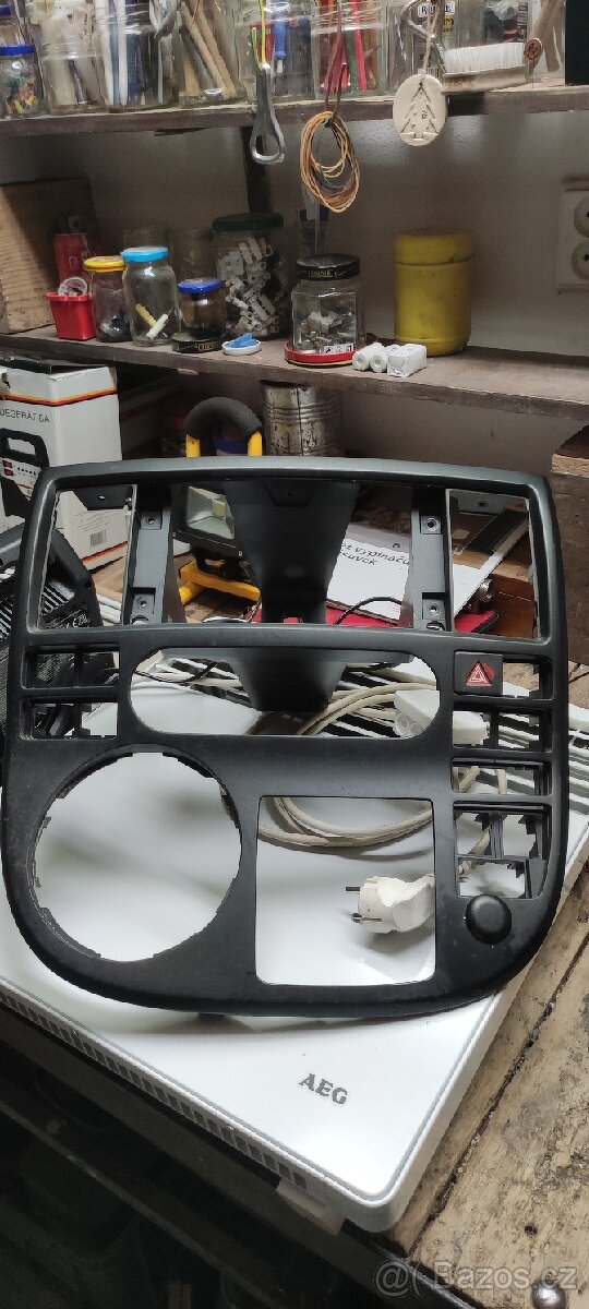 Multivan T5 středový panel