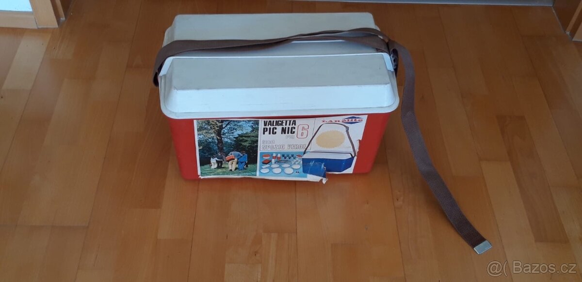 Nová Retro pikniková souprava pro 6 osob