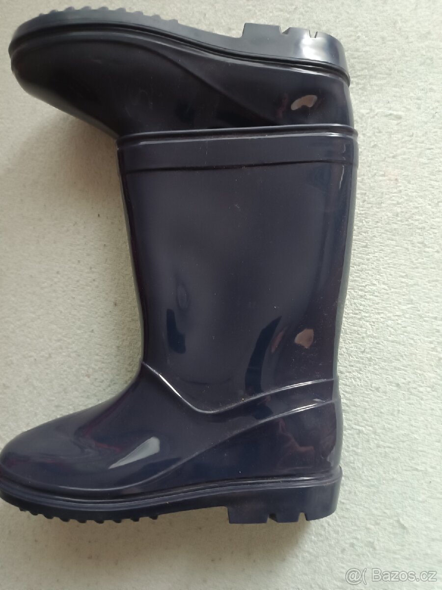 Prodám nepoužité holínky vel. 35