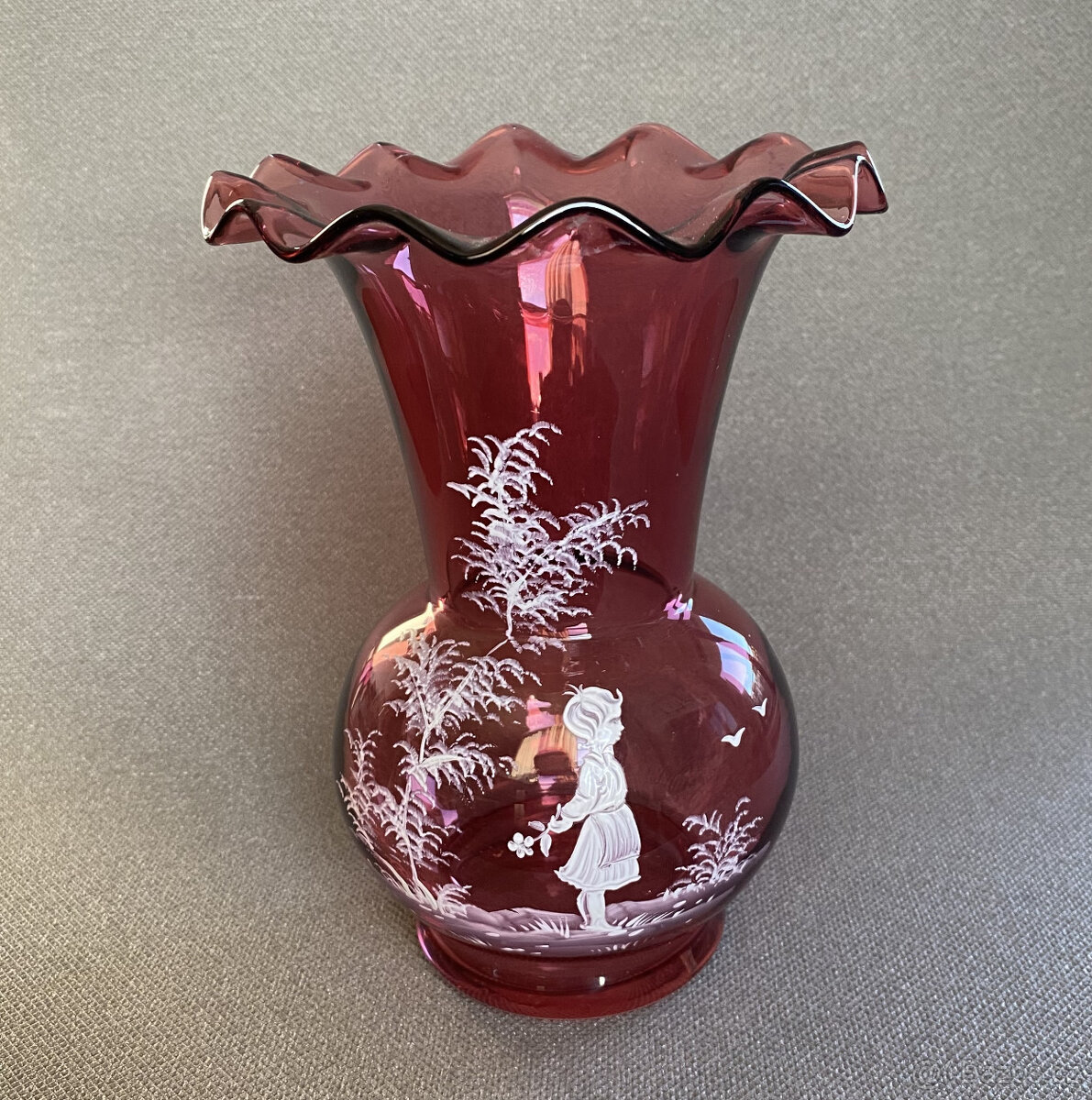 Starožitná váza Ledové děti, Mary Gregory 20 cm