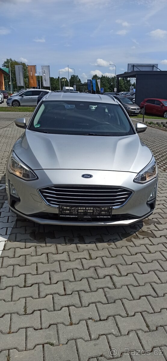 Ford Focus combi,Navigace,výhřev okna,