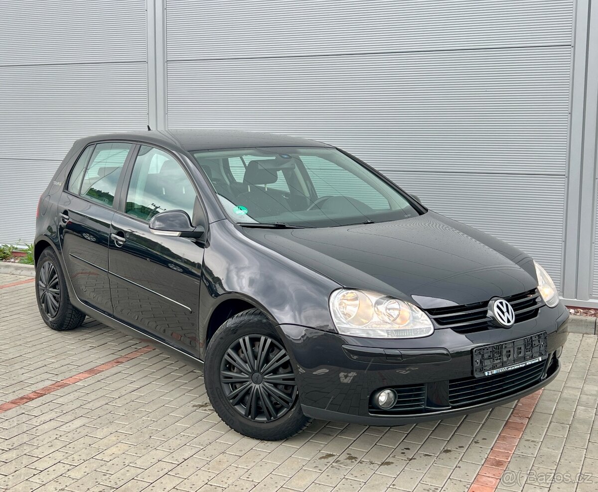 VW GOLF V 1.9TDI 77KW,Tažné,Výhřevy,Senzory,Tempomat,Nová TK