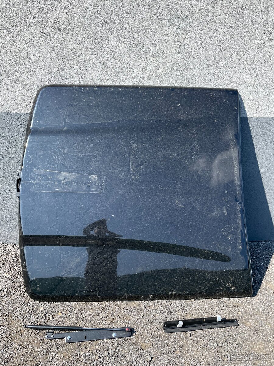 Kryt korby Dodge RAM