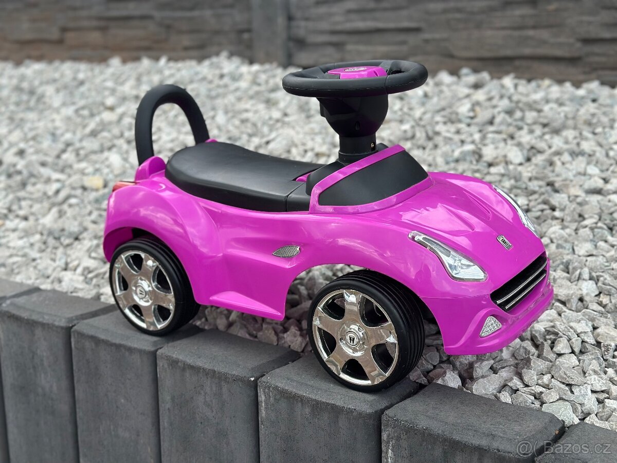 RŮŽOVÉ AUTO ODRÁŽEDLO