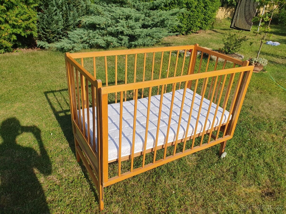 Postýlka s novou špaldovou matrací