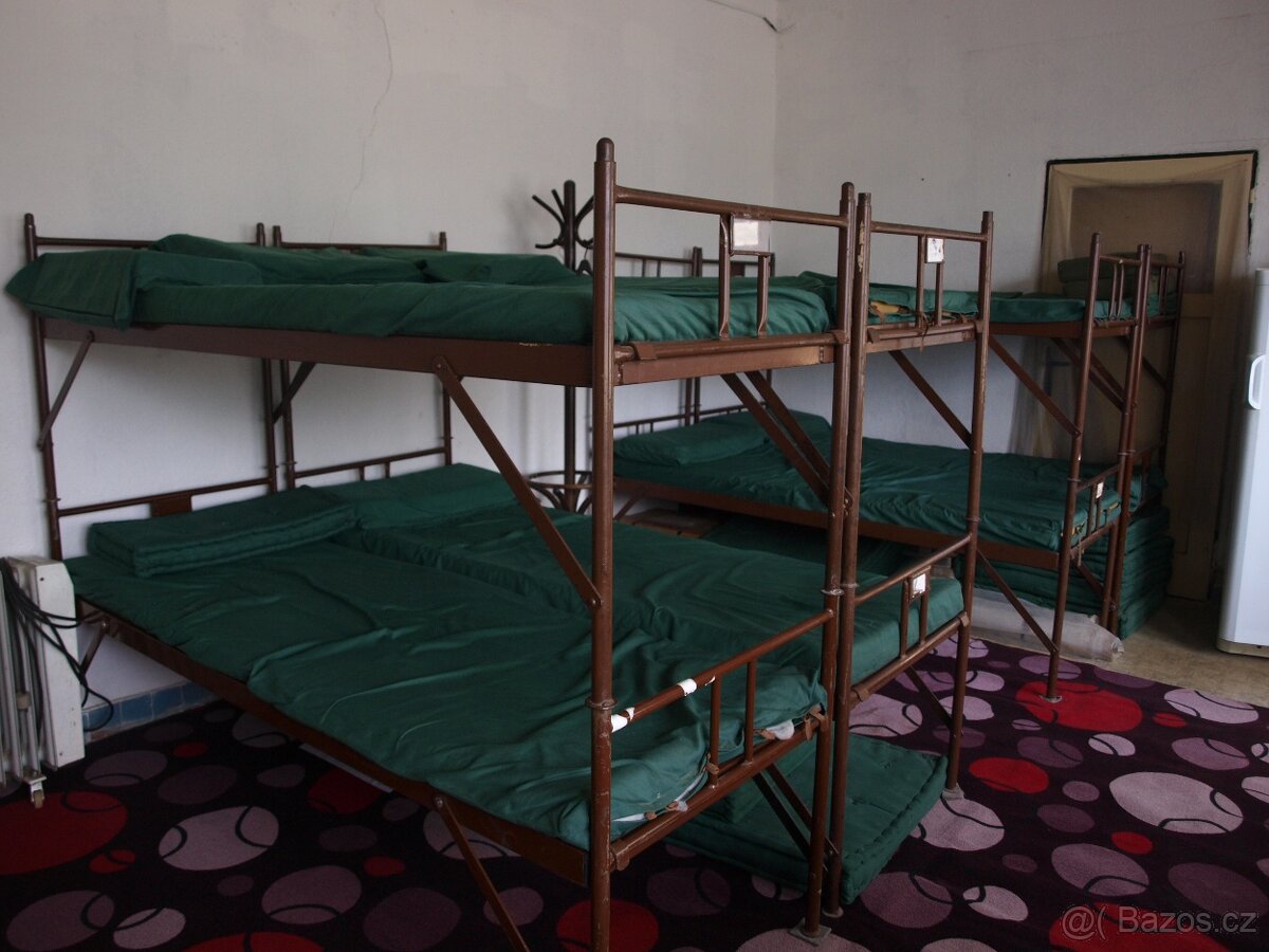 Postel vojenská skládací vz.85, palanda