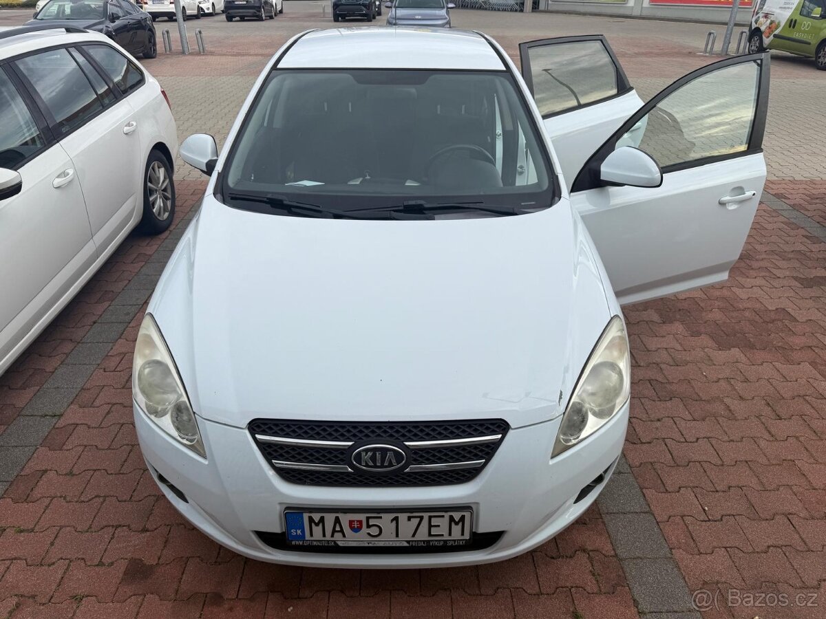 Predam kia ceed 1.4 benzin