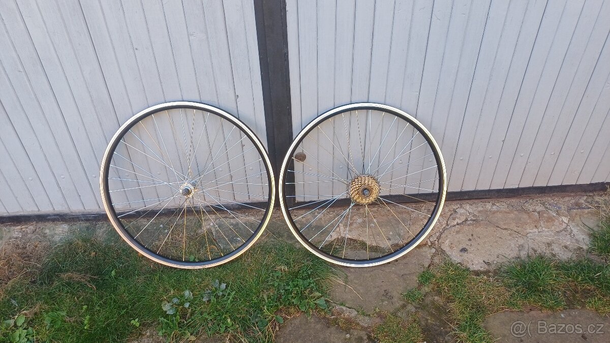 kola na kola , přední a zadní 26" zadní kolo sedmikolečko