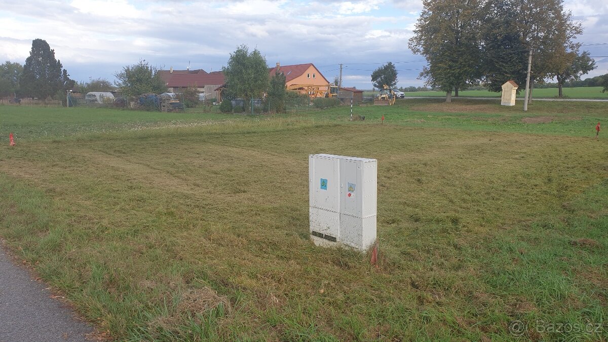 prodám stavební pozemek v obci Horusice u Veselí nad Lužnicí
