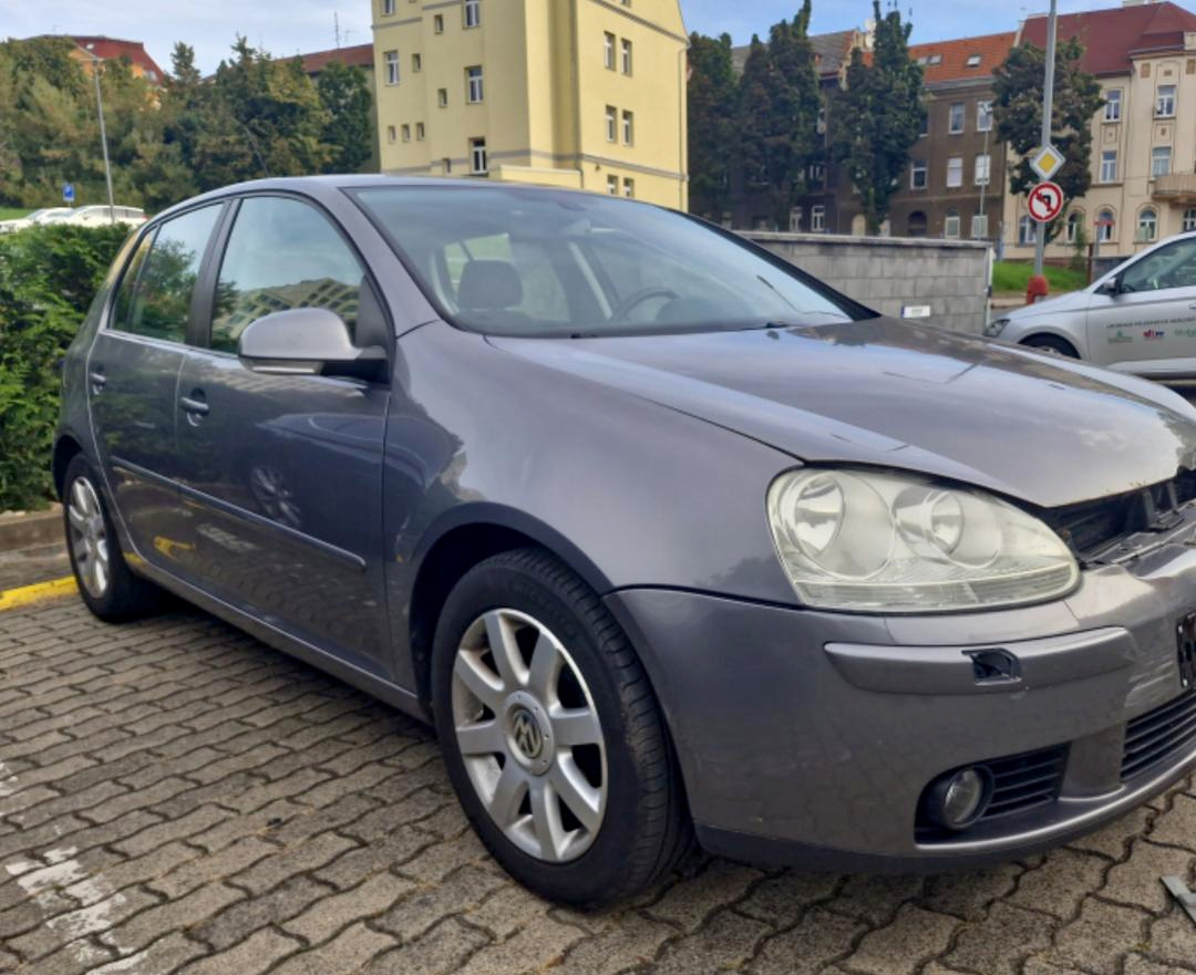 Vůz na náhradní díly VW Golf 5 hatchback 2008 BLS JCR LA7T