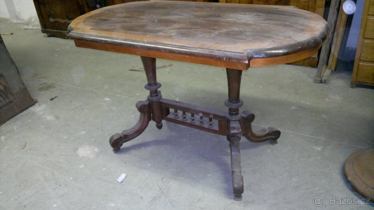 starožitný jídelní či konferenční stůl