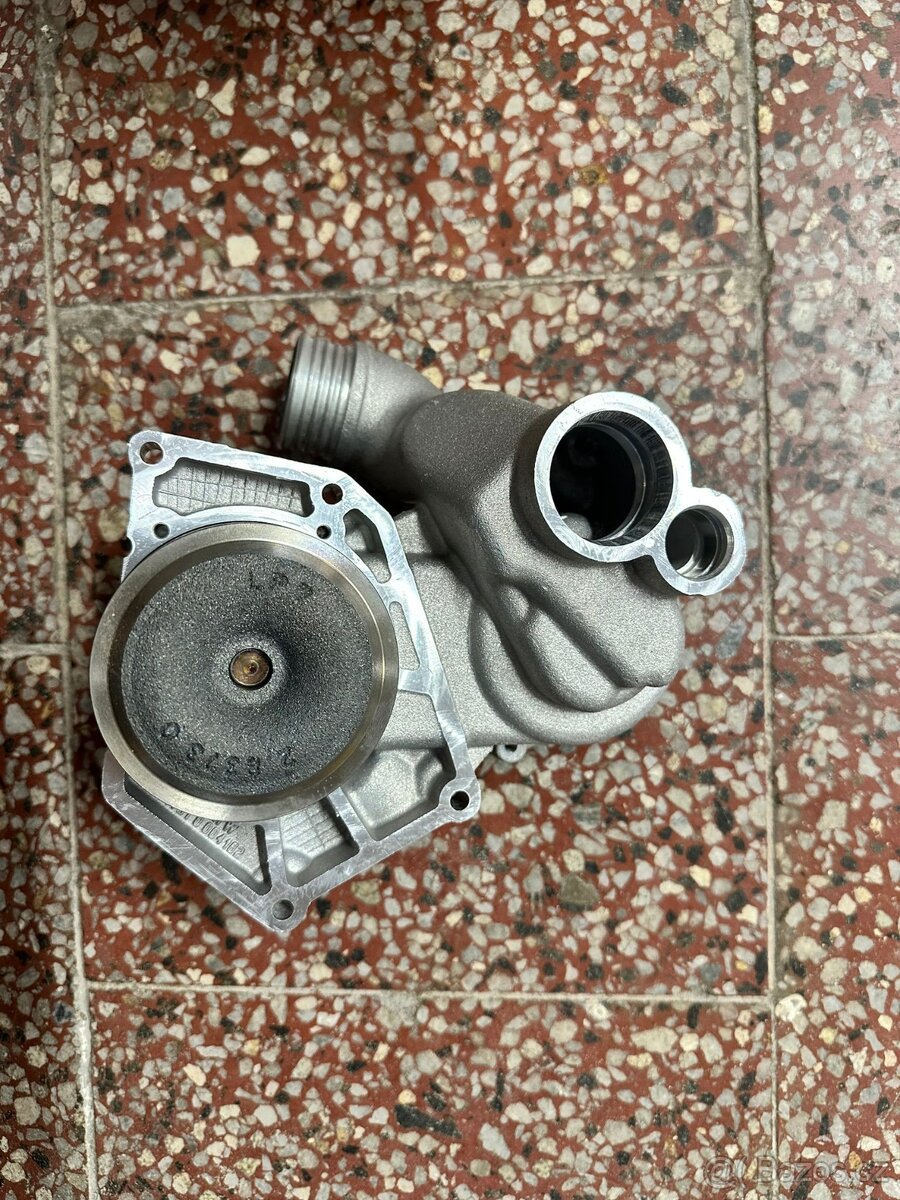 Vodní čerpadlo BMW e31 850i 1990-1996