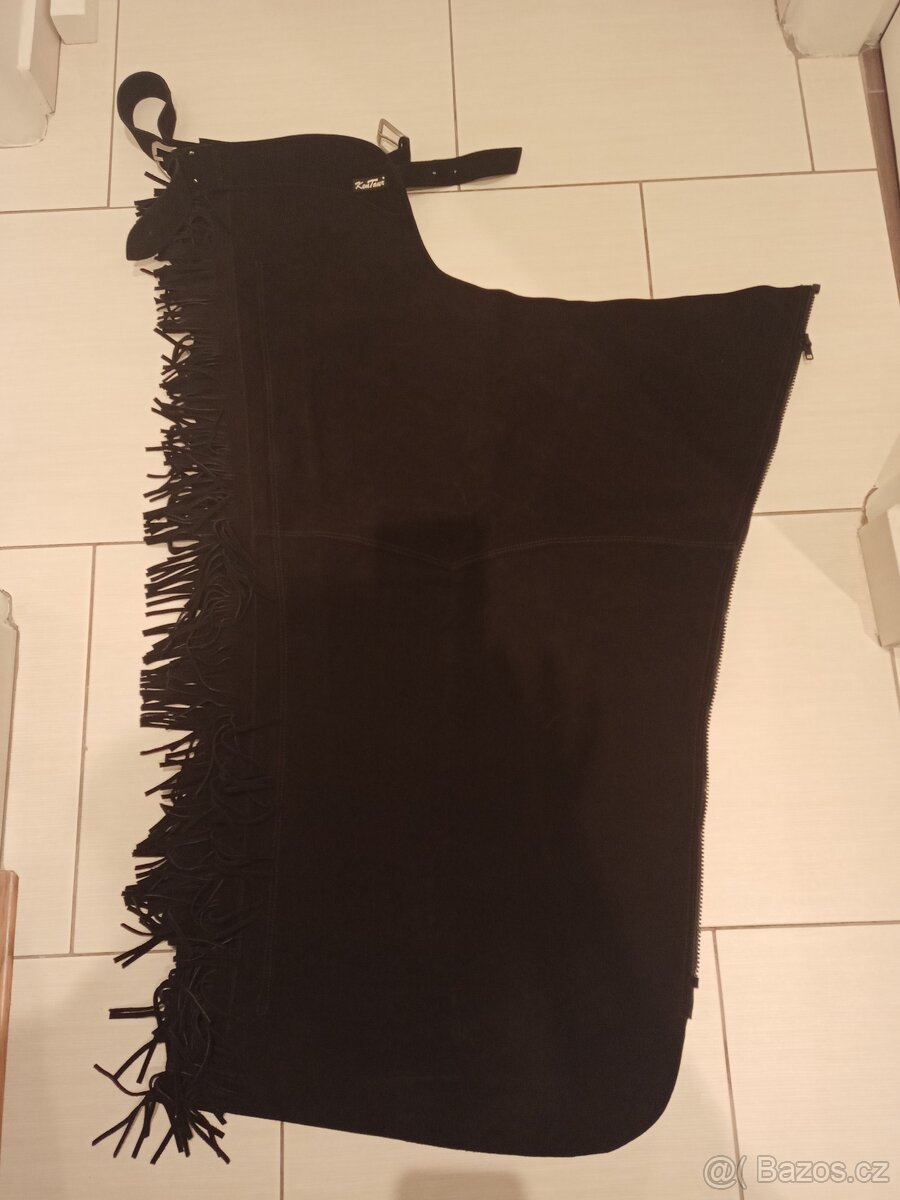 Westernové chapsy s třásněmi