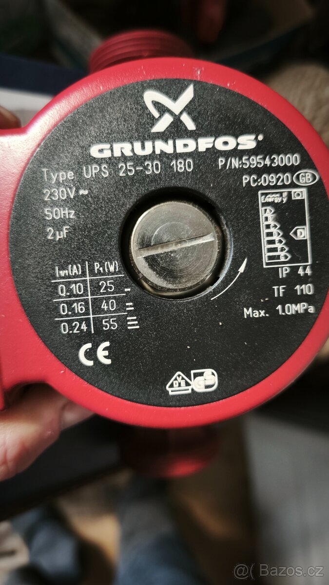 Oběhové čerpadlo Grundfos UPS 25-30/180