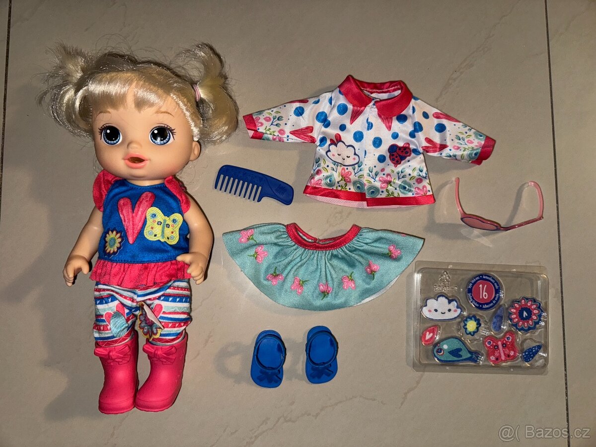 Převlékací panenka Baby Alive