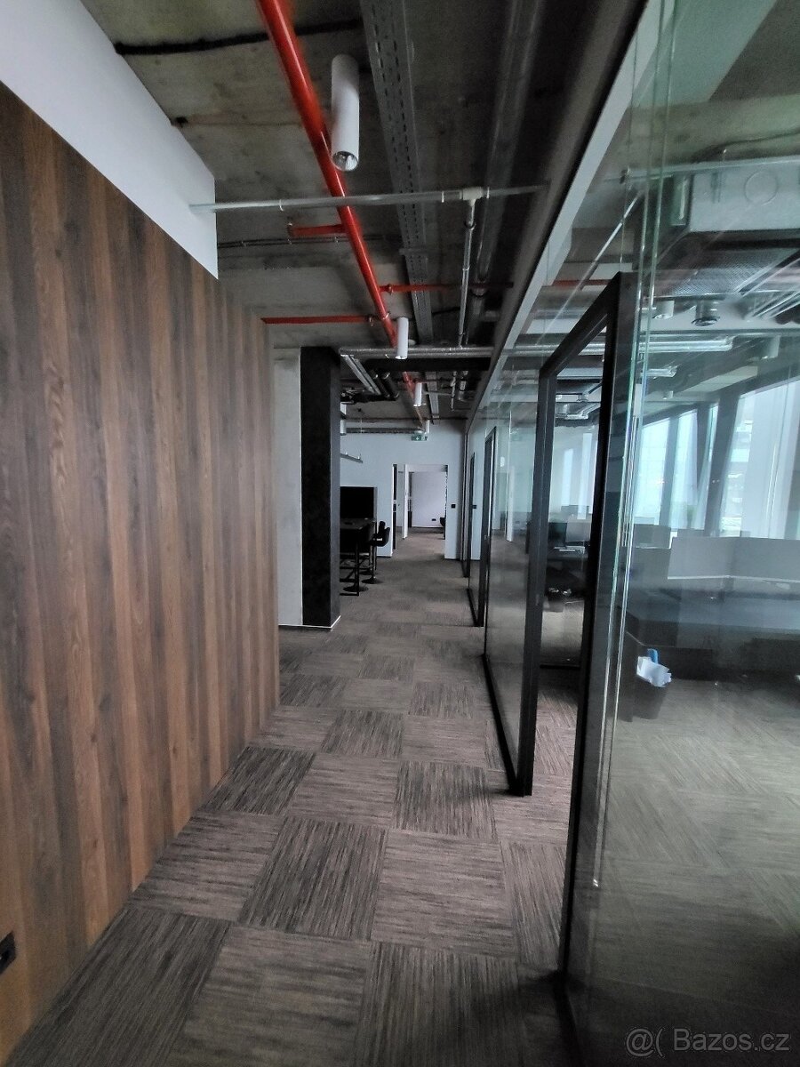 Prodej vybavení a zařízení Showroom a kanceláře Karlín