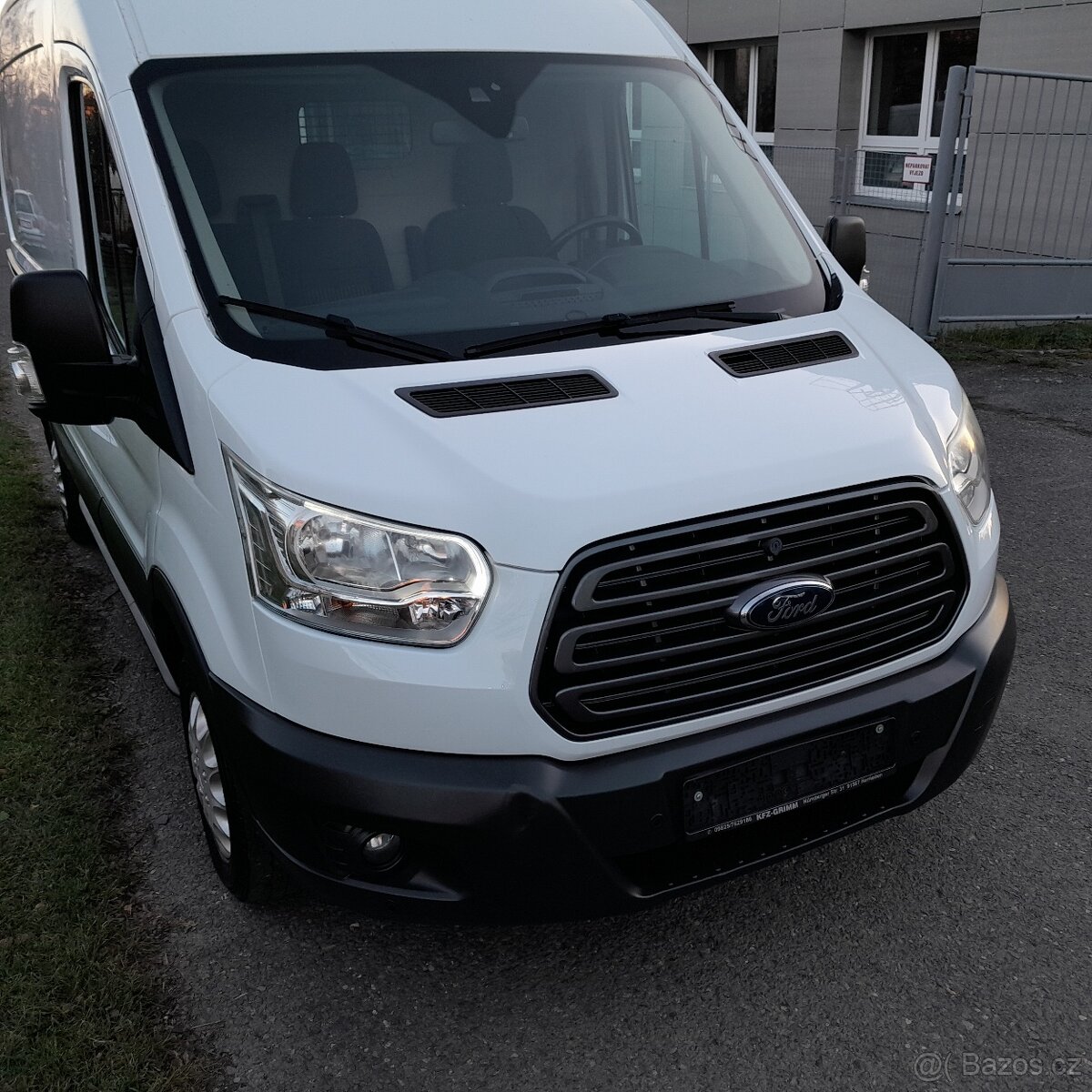 Ford Transit 2,2 TDCi 74kw, L2H2, serviska.