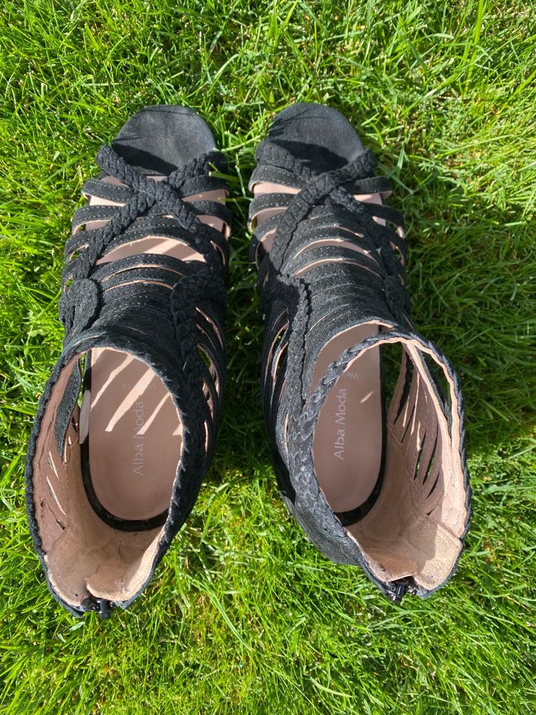 Dámské sandály na podpatku