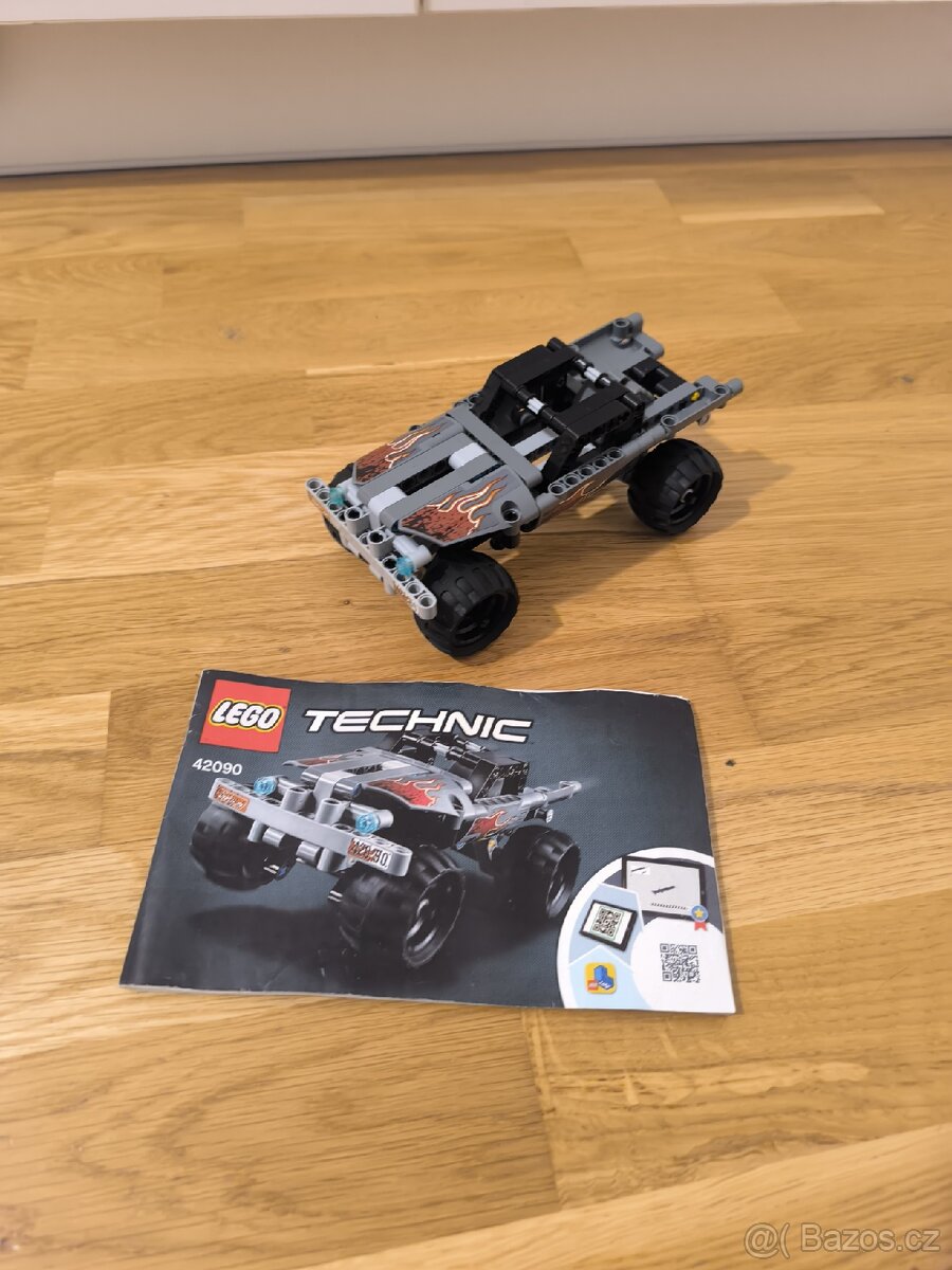 LEGO Technic 42090 – Stunt Truck / Kaskadérský truck
