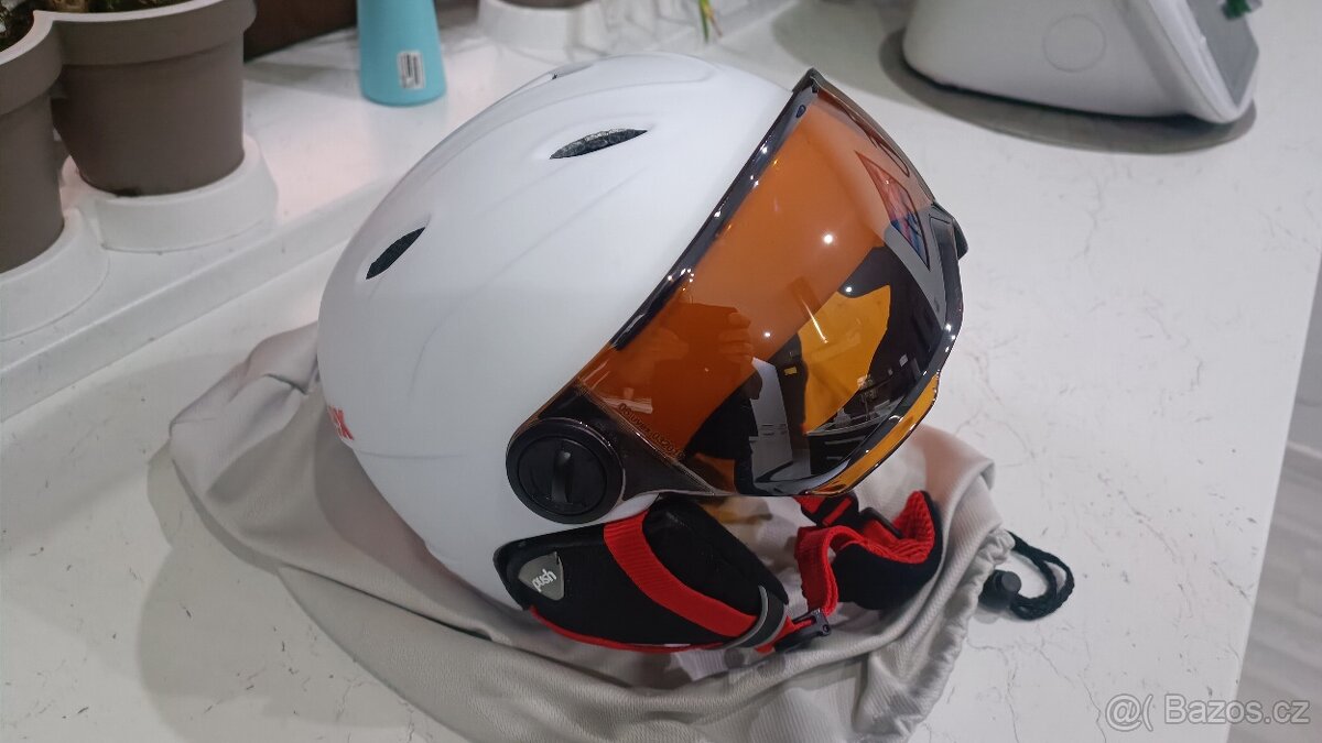 Dětská Lyžařska  helma přilba Uvex Visor  Pro