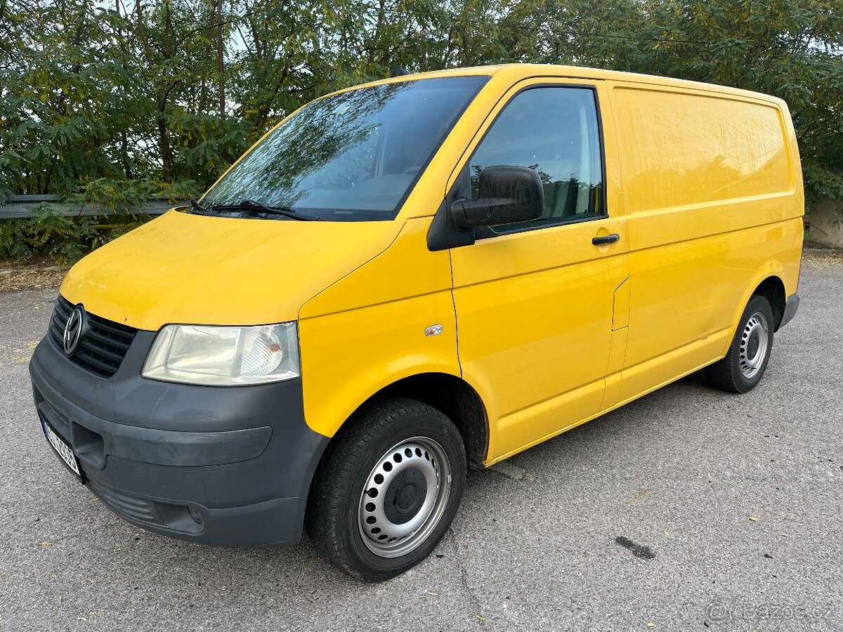 Transporter 2,5 TDi 96KW, r 2009, tažné, klima, dph