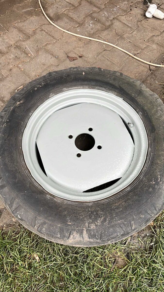 Koupím kolo na zetor 4011