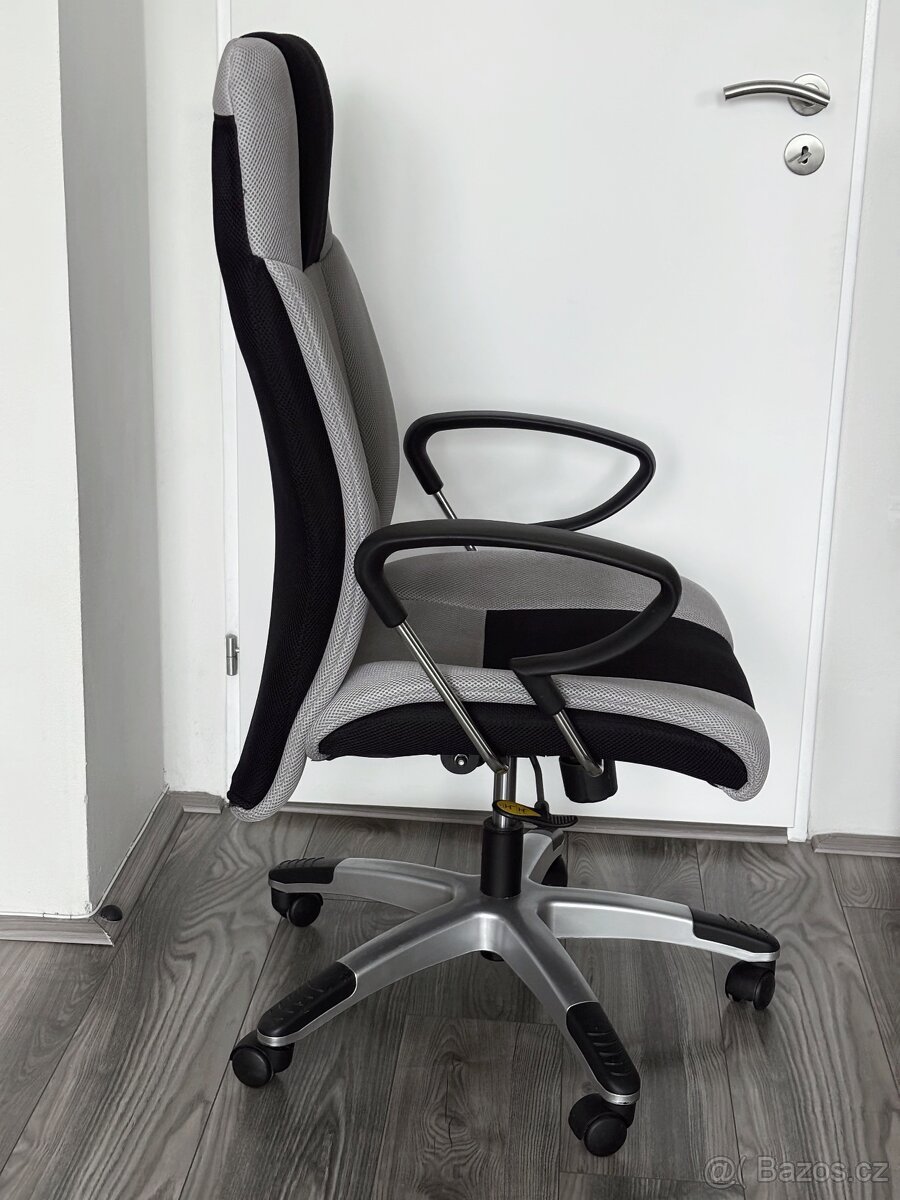 Kancelářské křeslo