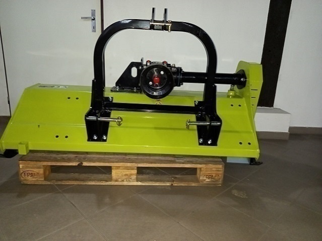 Mulčovací stroj , mulčovač