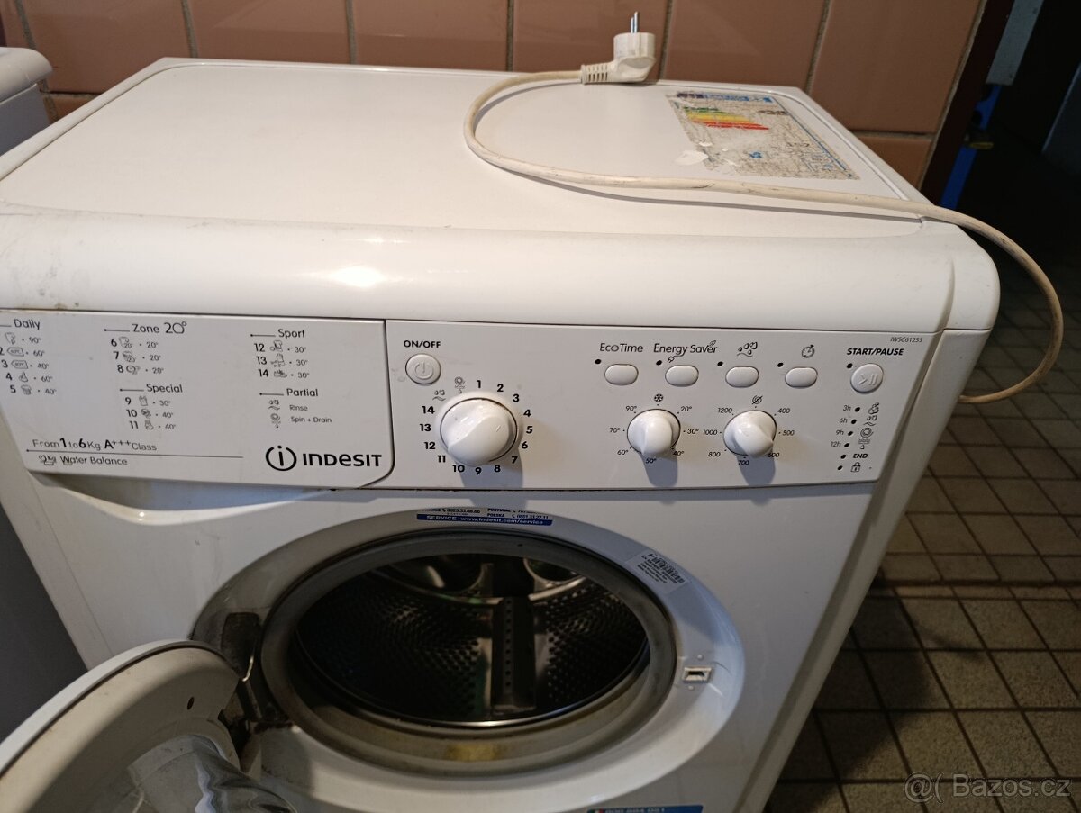 Indesit - automatická pračka