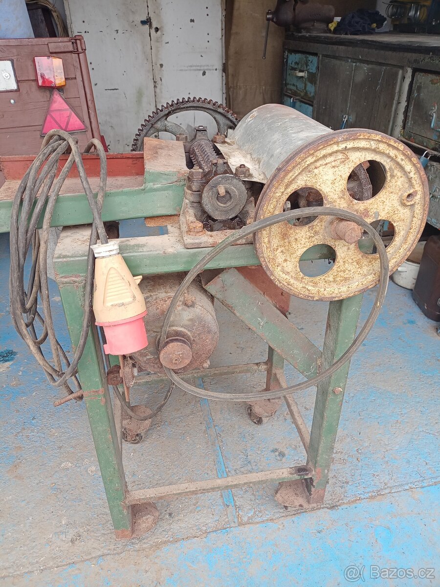 Řezačka na kopřivy