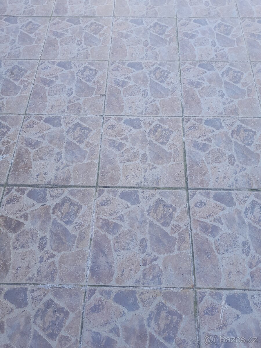 Dlažba Rako.