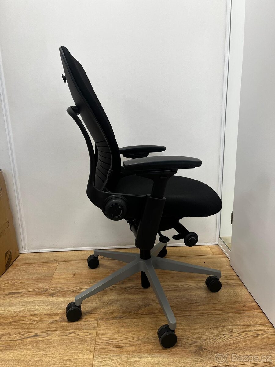 Kancelářská židle Steelcase Leap V2 Grey