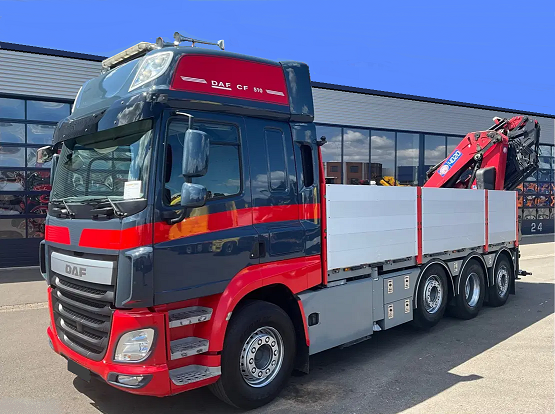 DAF CF510 8x2 - valník s hydraulickou rukou + JIB