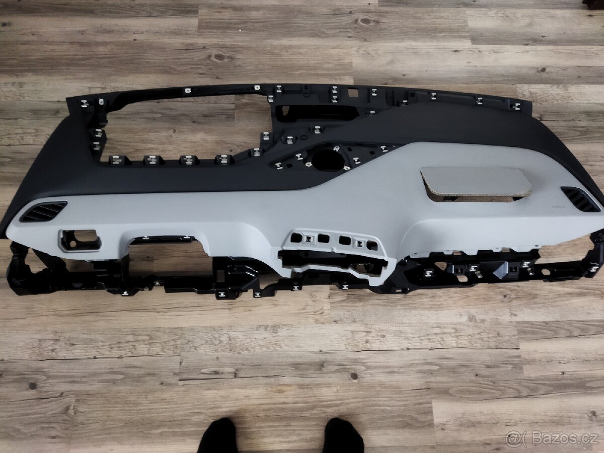 Prodám přístrojovou desku VW ID3