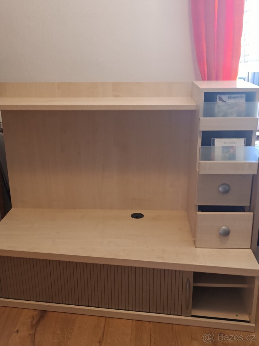 TV stolek
