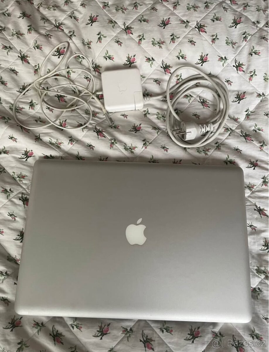 MacBook Pro 17" 2010 i7 / 16GB