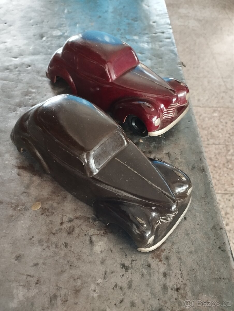 Škoda Tudor bakelitové auto