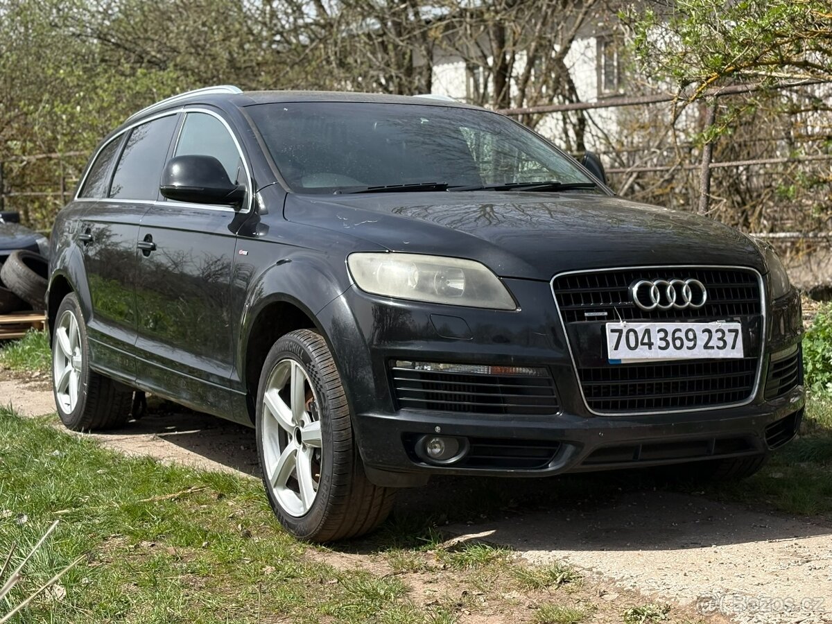 // AUDI Q7 3.0TDIS-Line 4x4 - CASA // DÍLY