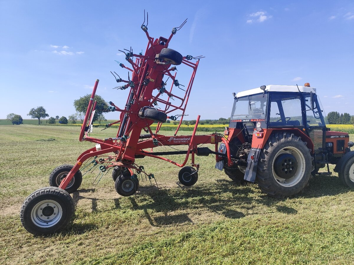 Kverneland TAARUP 8090C - obraceč píce