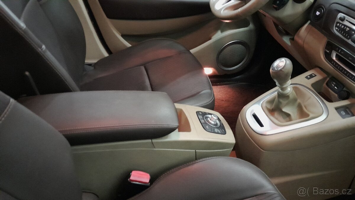 Renault Scenic III Interiér
