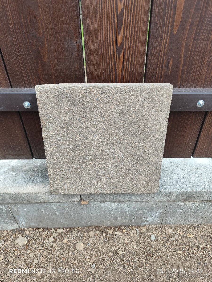 Betonová dlažba 30x30