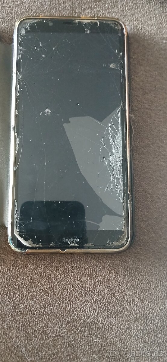 Telefon Redmi A7,60 HZ, 32 GB, NEPOŽKOZENÝ 100% FUNKČNÍ