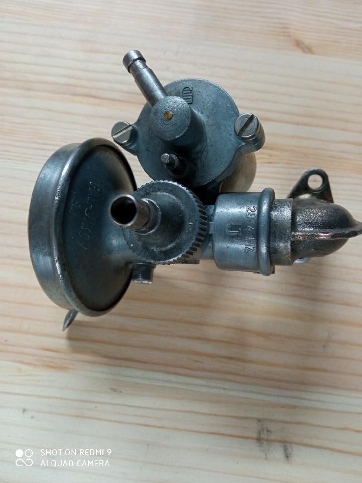 Jawa 555 díly