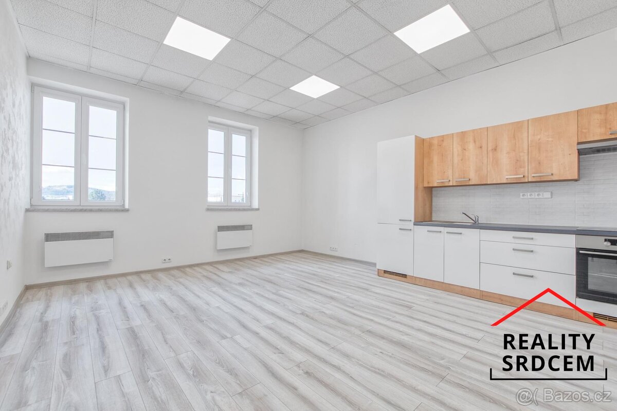 Pronájem zrekonstruovaného bytu 3+kk s pracovnou, 82 m2, ul.
