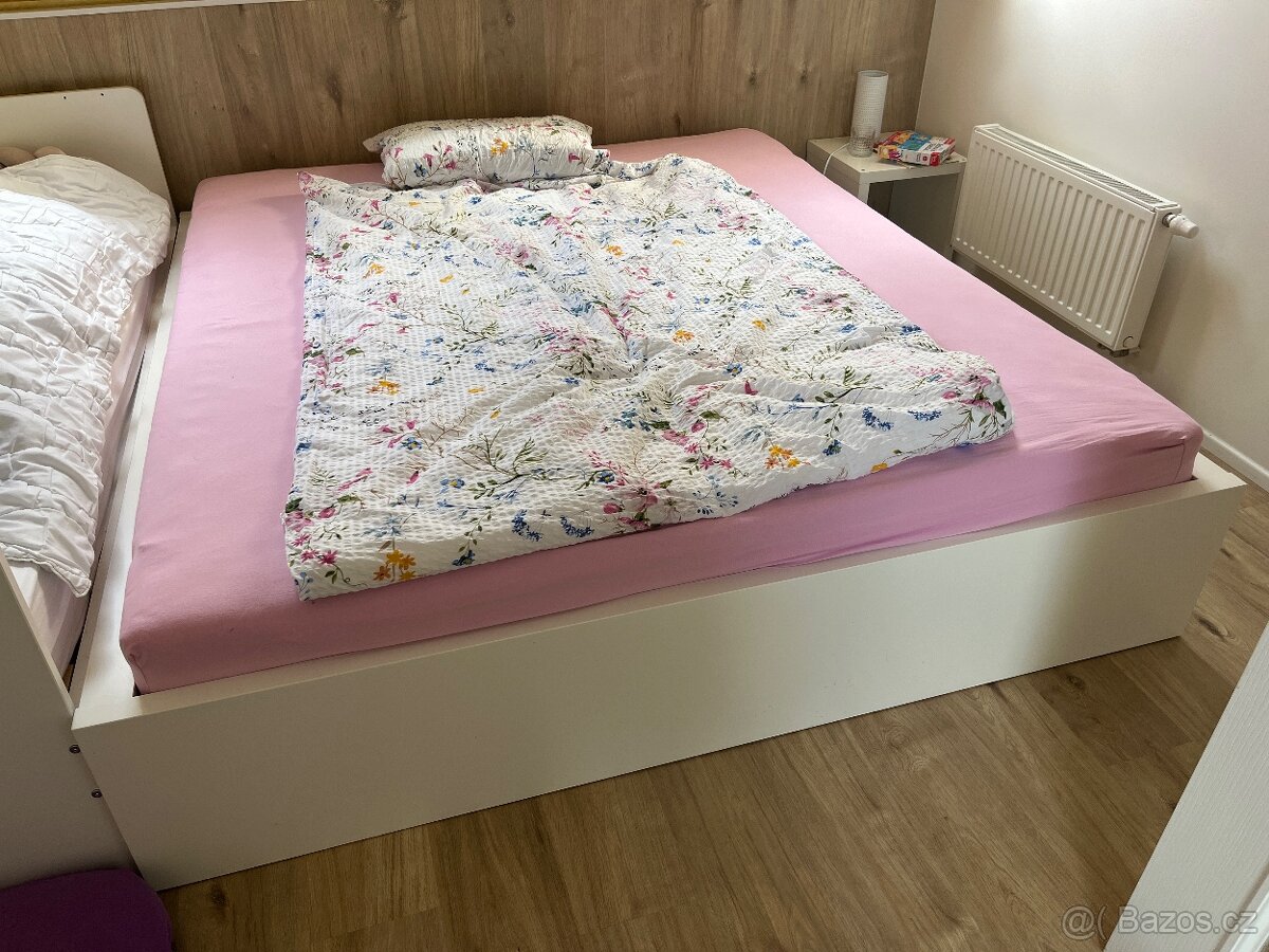 Postel IKEA Malm 200x180 s rošty LEIRSUND