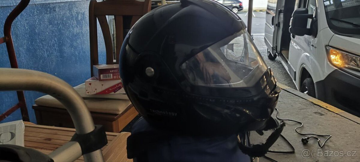 ✅ Přilba na motorku LAZER (modularní systém)